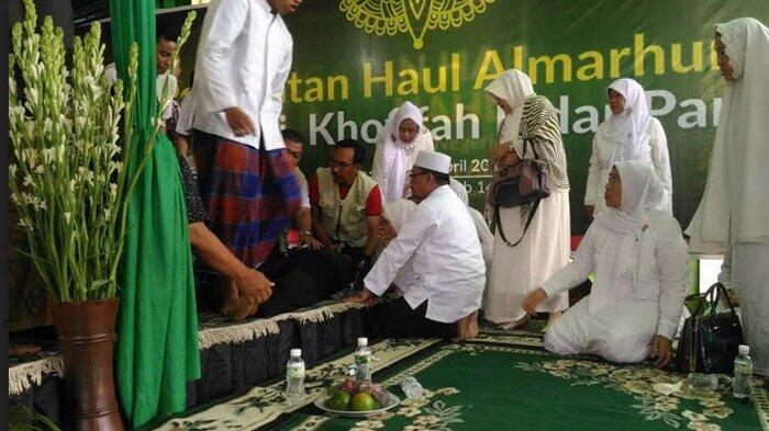 Ustaz Ja'far Meninggal saat Membaca Ayat Kedua Surat Al Mulk, Begini Doa Khofifah