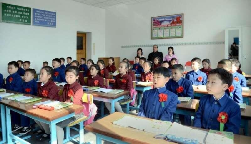 10 Foto Kehidupan Anak-anak di Korea Utara dengan
Berbagai Macam Ekspresi