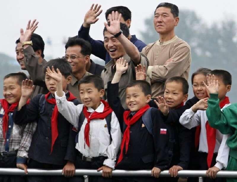 10 Foto Kehidupan Anak-anak di Korea Utara dengan
Berbagai Macam Ekspresi