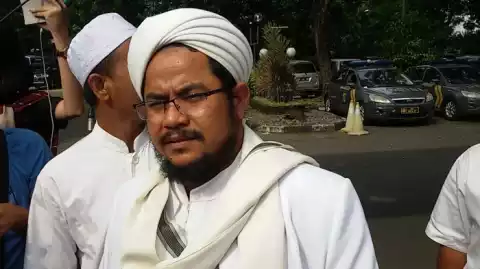 Ketua FPI Akan Diperiksa Polisi