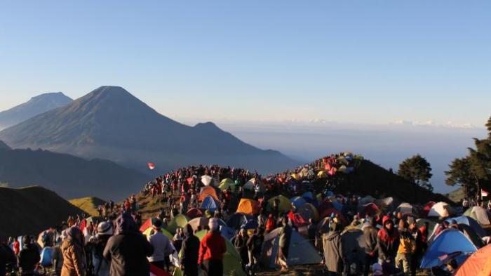 Banyak Pendaki Gunung Prau Seperti Wisatawan Pake Celana  