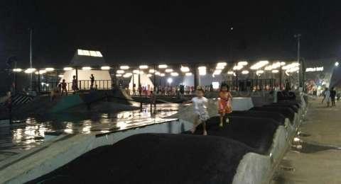 Ahok Kirim Brimob Usir Parkir Liar di Kalijodo