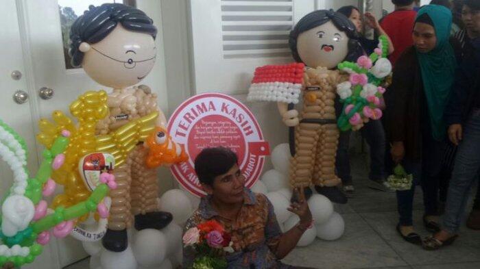 Pendukung Kirim Balon Lucu ke Balai Kota, Wujudnya Mirip Ahok dan Djarot