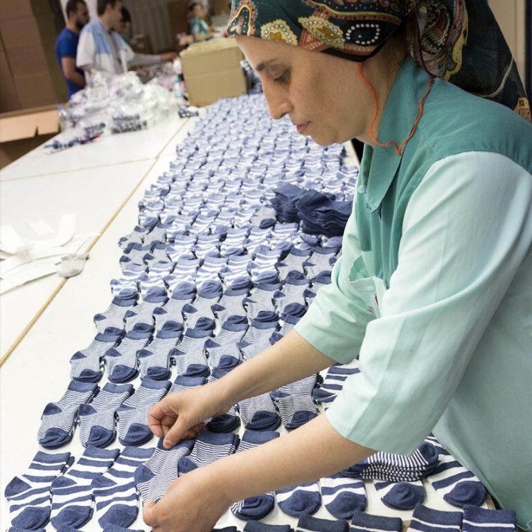 Cara Benar Mencuci Kaos Kaki Agar Gak Melar 