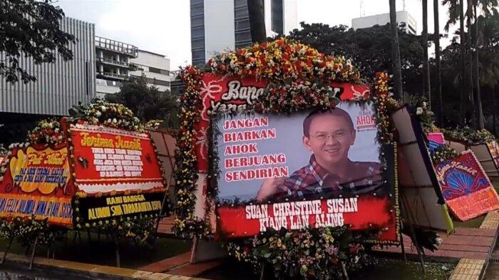 Ahok Geram Ribuan Karangan Bunga Disebut Rekayasa