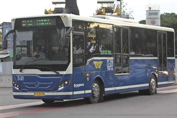 Transjakarta tambah 10 unit bus edisi "vintage"