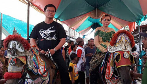 Demi Cinta, Pria Kaya Taiwan Rela Disunat, Diarak Naik Kuda di Cirebon