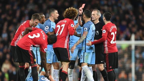 Fellaini Dikartu Merah Karena Sikap Berlebihan Aguero