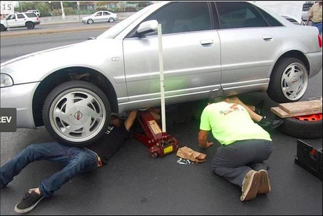 Lokit Nih 7 Foto Pekerjaan Menantang Maut, Salah Dikit Jadi Butiran Debu!