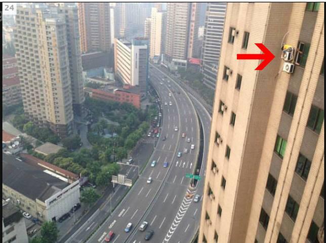 Lokit Nih 7 Foto Pekerjaan Menantang Maut, Salah Dikit Jadi Butiran Debu!