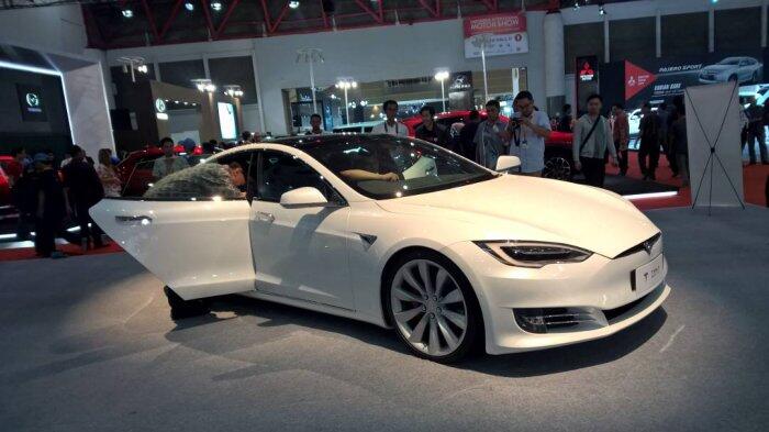Tesla elektra mobil