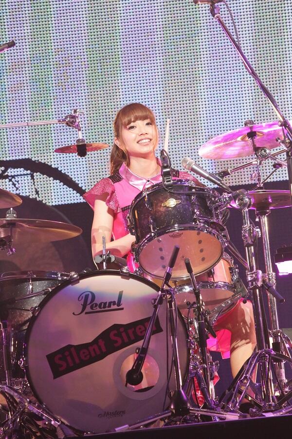 Drummers Cantik Di Dunia 