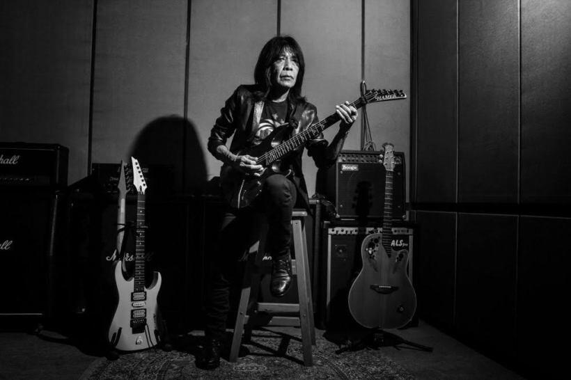 10 Gitaris Legendaris Dengan Skill Paling Top Di Dunia