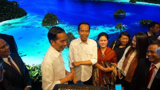 Saat Jokowi Bersandingan dengan Bung Karno di Hong Kong