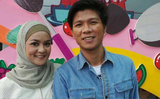 Punya Suami Sumbu Pendek, Istri Ditelepon Langsung Main Bacok