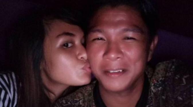 Punya Suami Sumbu Pendek, Istri Ditelepon Langsung Main Bacok