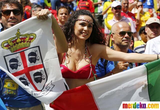 Apakah ini yang anda lakukan ketika nonton di stadion