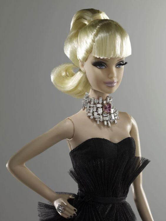 Nggak Disangka Harga Boneka Barbie Ini Mahalnya Seharga 10 Kali Lipat dari Biasanya