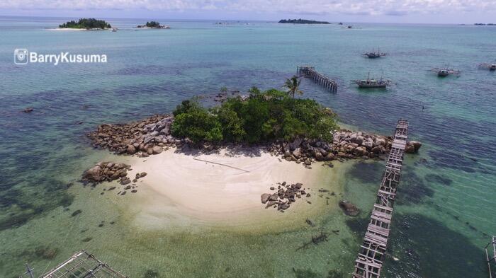 Melihat dari Dekat Kampung Nelayan Tanjung Binga.