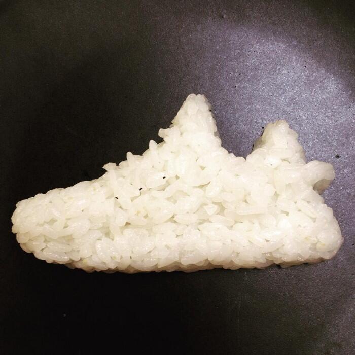 &quot;Sneakers&quot; Ini Dibuat Dari Sushi Oleh Seorang Chef Itali.