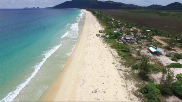 KEINDAHAN PANTAI SISI PULAU SERASAN KABUPATEN NATUNA KEPULAUAN RIAU
