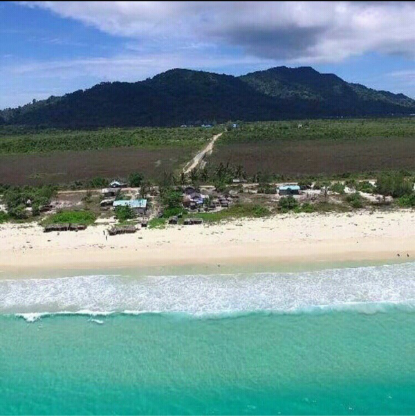 KEINDAHAN PANTAI SISI PULAU SERASAN KABUPATEN NATUNA KEPULAUAN RIAU