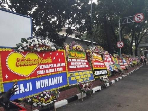 Ucapan di Mabes Polri, Kurir: Satu Orang Bisa Pesan 22 Karangan Bunga