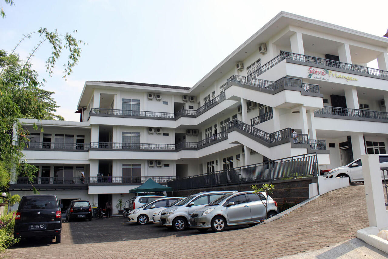 Gaji Room Boy Hotel Terbaru