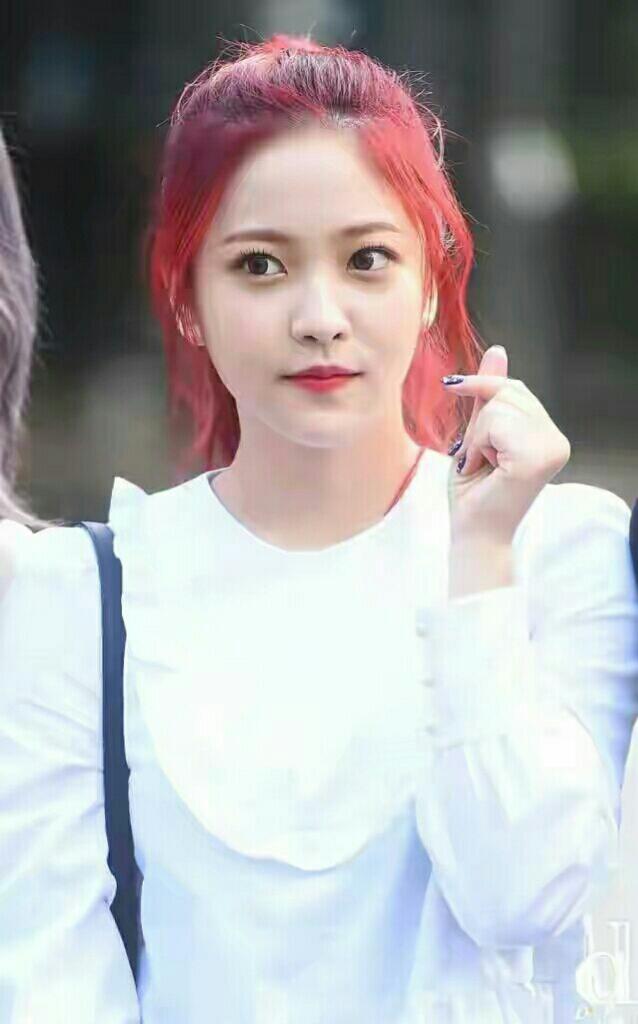 Para Idola ini Lahir di Tahun 1999, Tapi Sudah Merajai Panggung K-Pop