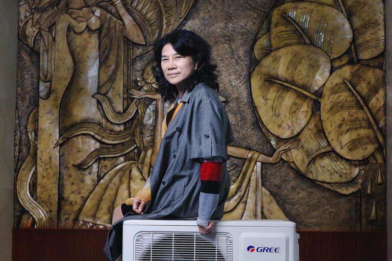 Tak Pernah Cuti Selama 27 Tahun, Wanita Ini Capai Puncak Karier