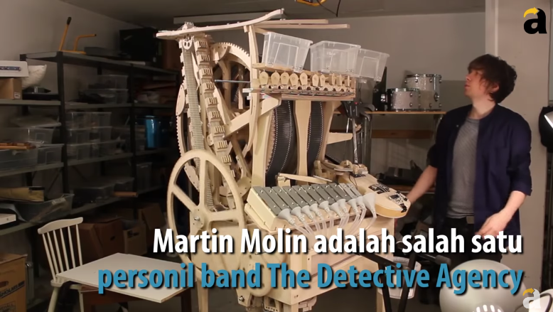Wow, Musisi ini Ciptakan Alat Musik Dari 2000 Kelereng