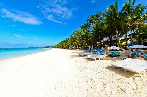 Ditinggal Berenang, Turis Ini Kehilangan Semua Barangnya di Boracay