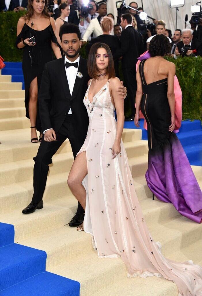 Di Met Gala 2017, Begini Style Para Selebriti Hollywood di Red Carpet.