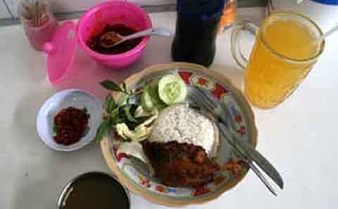 Ini Dia 14 Warung Bebek Goreng Paling Recommended di Surabaya