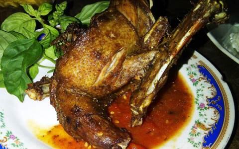 Ini Dia 14 Warung Bebek Goreng Paling Recommended di Surabaya