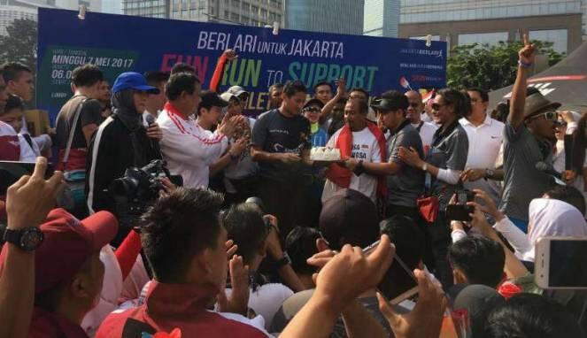 Seorang Pendukung Anies Penuhi Nazar Berjalan 651 Kilometer