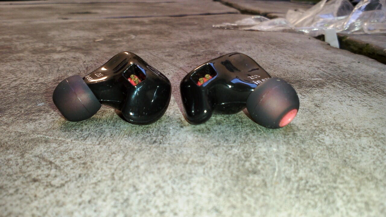 Review Knowledge Zenith KZ-ZS3