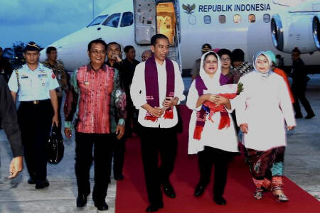 Jokowi Hadiri Puncak Budaya Maritim Pesta Laut Mappanretasi di Tanah Bumbu