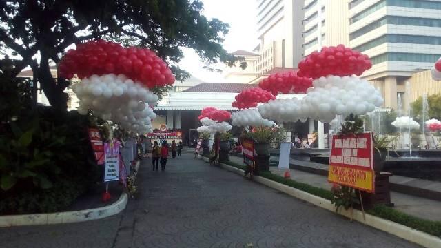 Kantor Ahok Dipenuhi Ribuan Balon