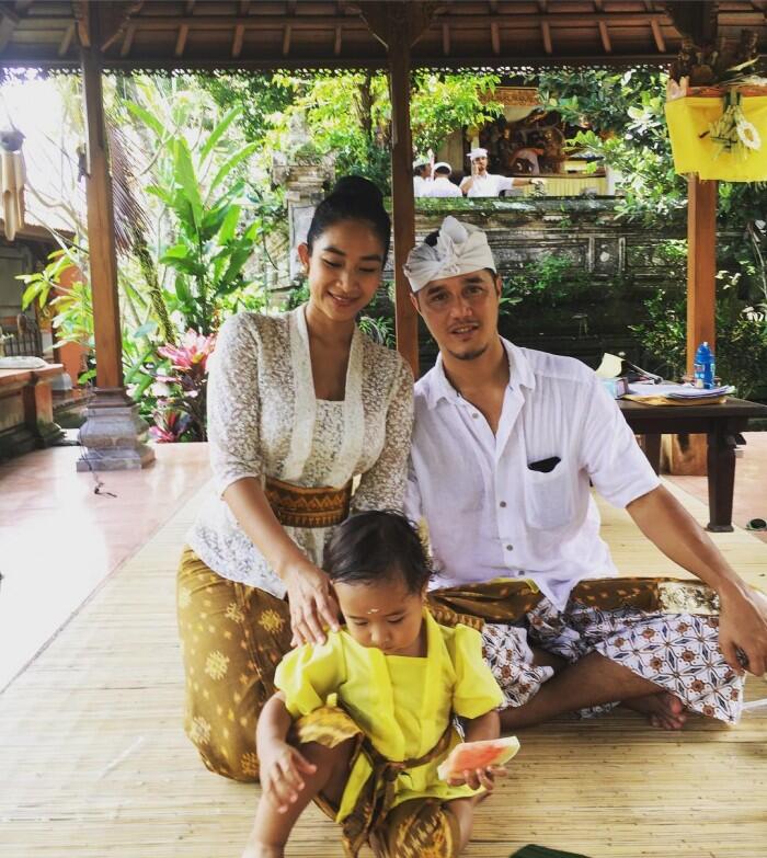 Enam Tahun Menikah dengan Keturunan Raja Ubud Bali, Apa Kabar Happy Salma Saat Ini?