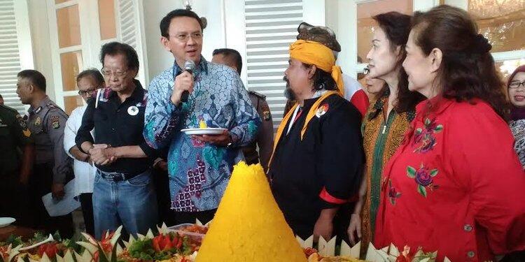 Ahok tertawa disinggung soal Tim Sinkronisasi dari Anies-Sandi