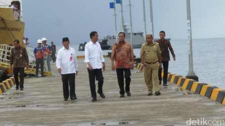 Cerita Jokowi Tembus Awan untuk Bertemu Warga Halmahera