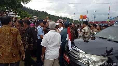 Cerita Jokowi Tembus Awan untuk Bertemu Warga Halmahera