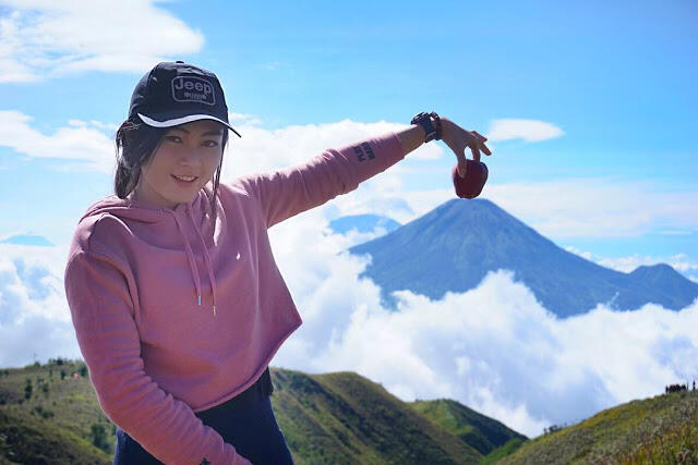Kamu Jomblo? Main Yuk Ke Gunung Prau, Surganya Para Pendaki Cantik