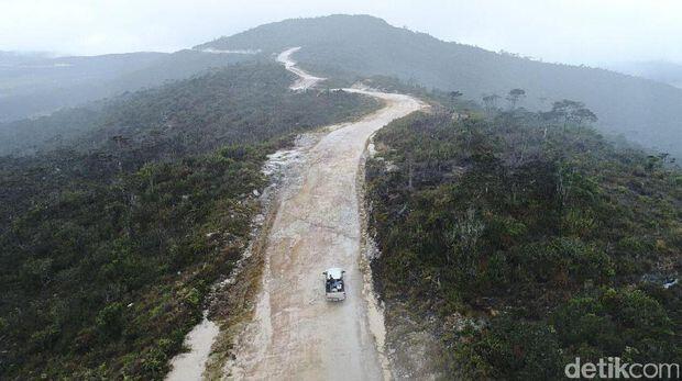 Indahnya Jalan Trans Papua yang Disusuri Jokowi Pakai Motor Trail