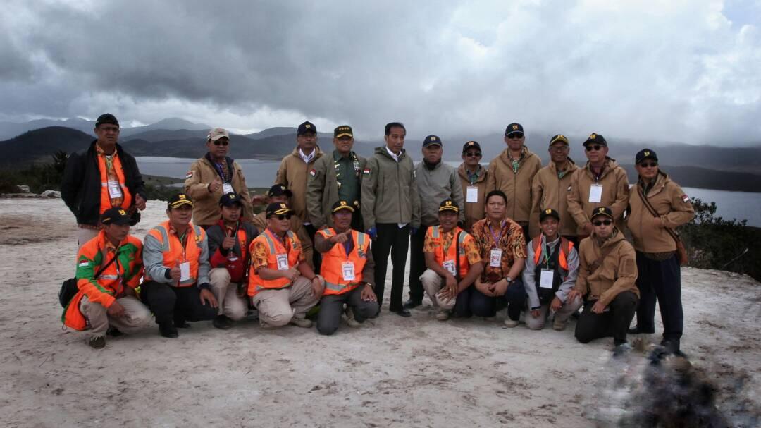 Indahnya Jalan Trans Papua yang Disusuri Jokowi Pakai Motor Trail