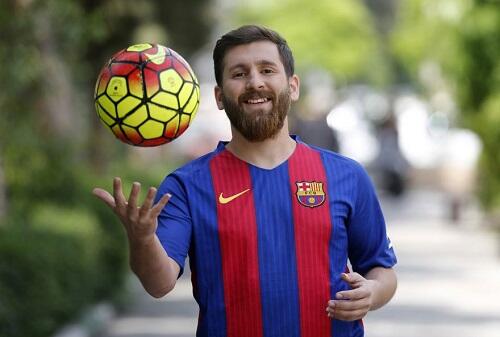 Mirip Banget Sama Messi, Orang Ini Malah Ditangkap Polisi