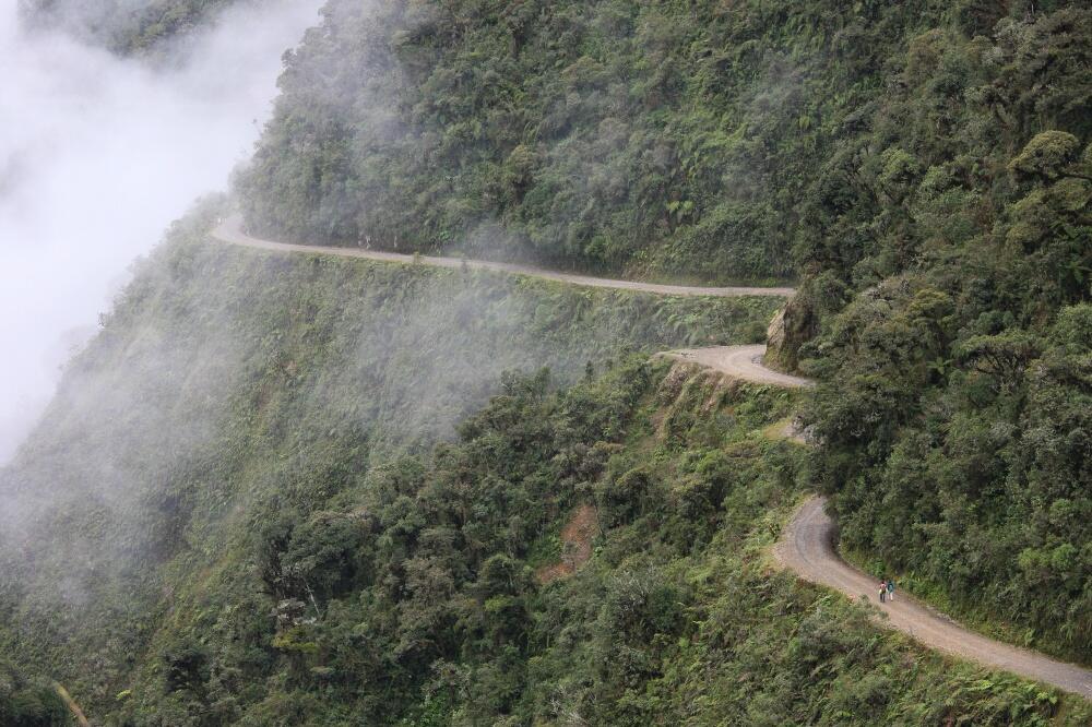 14 Jalan Paling Berbahaya di Dunia yang Bikin Agan Jantungan