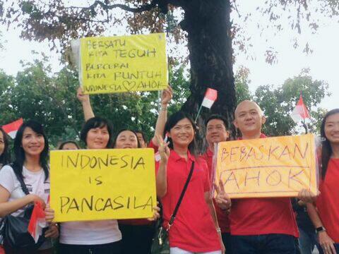 Libur Waisak, Massa Pendukung Ahok Tetap Datangi Balai Kota