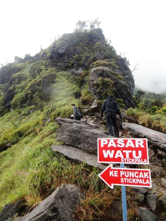 7 Kisah Misteri Tentang Pasar Gaib di Gunung Indonesia